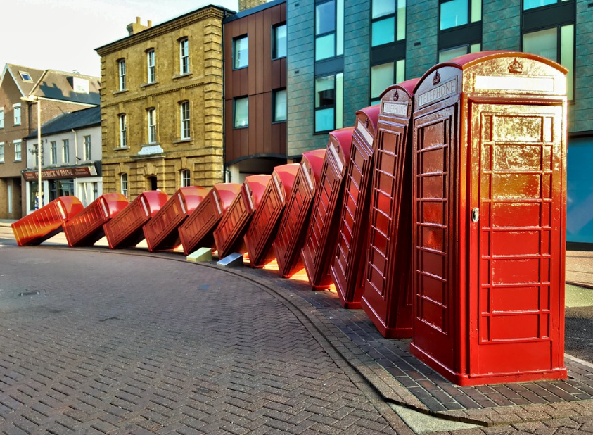 London Telephone Box Sculpture: A Fusion of Tradition and Innovation