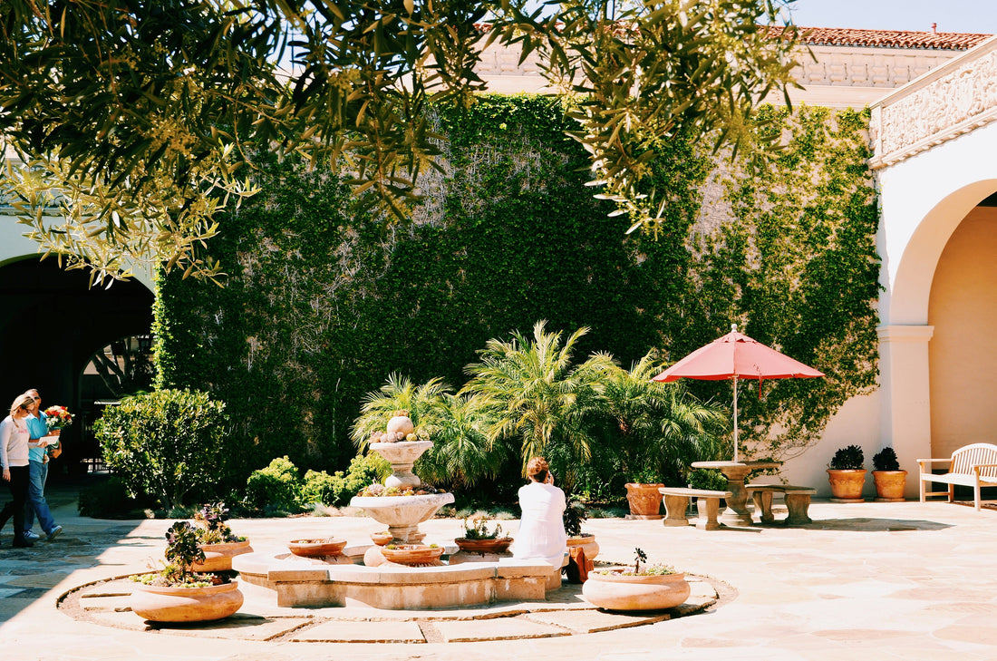 Stone Plant Pots: The Quintessential Character of the Garden | Arts of Architecture